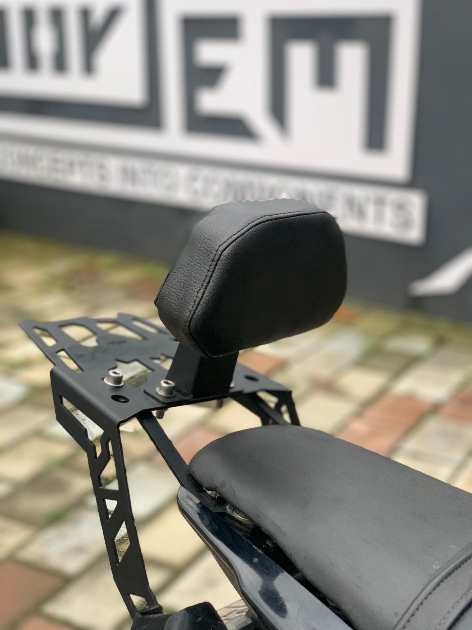 mt15 backrest